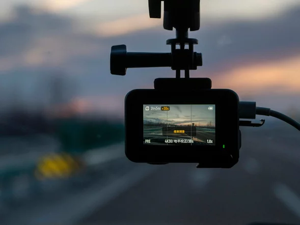 Miniatura: Rekord donosów na kierowców. Policja ledwo...