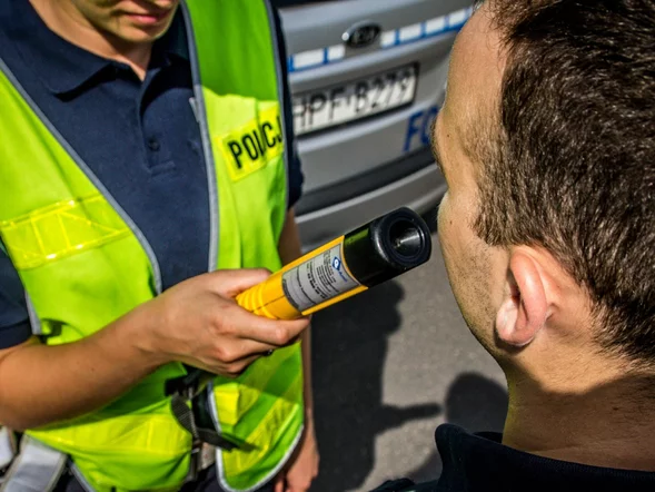 Miniatura: Pijani kierowcy zabijają. Policja jest...