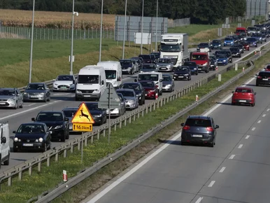 Miniatura: Wielki korek o długości 25 km. Kierowco,...